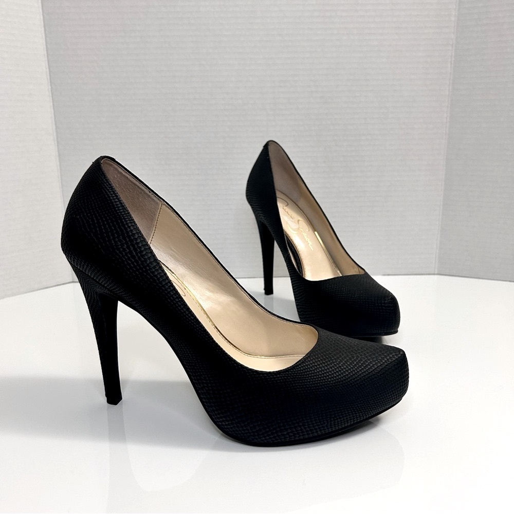 Jessica Simpson Classic Black Heels - Picture 2 of 11